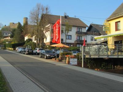 Land-gut-Race-Hotel zur Burg Nürburgring - Bild 3