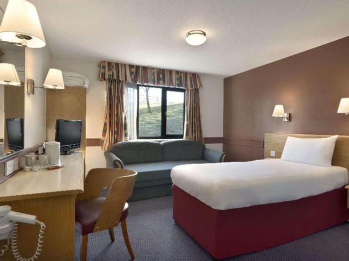 Hotel Days Inn by Wyndham Membury M4 - Bild 1