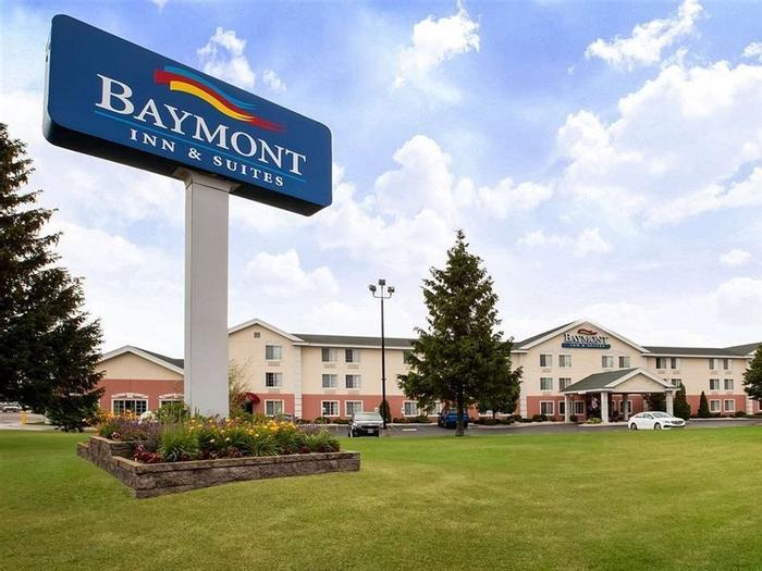 Hotel Baymont by Wyndham Mackinaw City - Bild 1