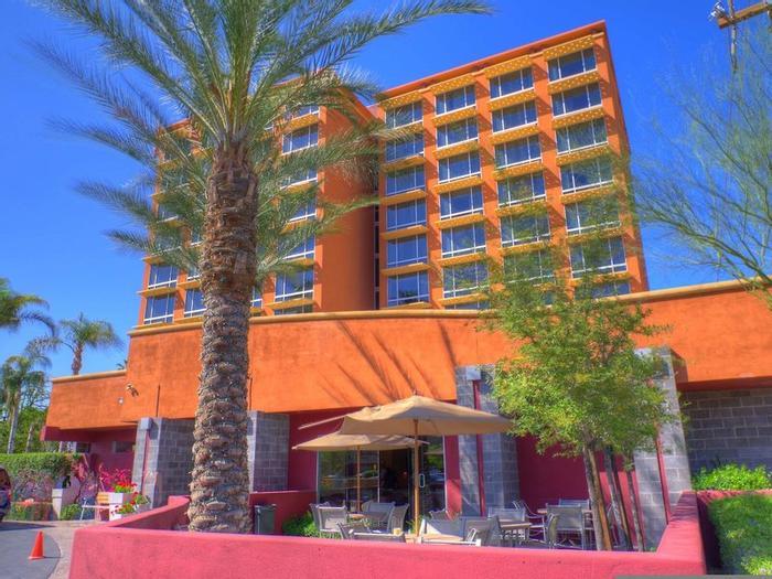 Hotel Ramada by Wyndham Phoenix Midtown - Bild 1