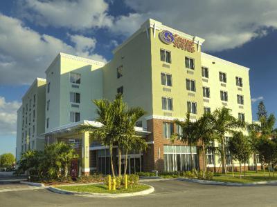 Hotel Comfort Suites Miami Airport North - Bild 2