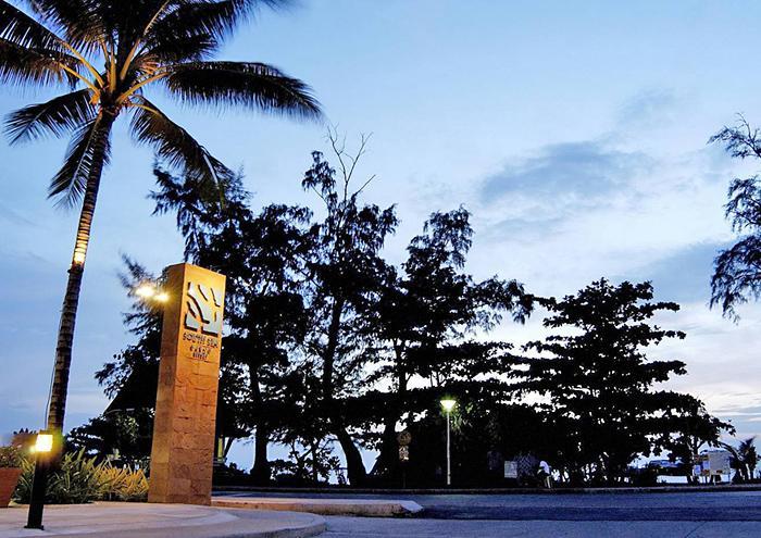 Hotel Ramada by Wyndham Phuket Southsea - Bild 1