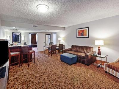 Hotel Embassy Suites by Hilton Dallas Market Center - Bild 4