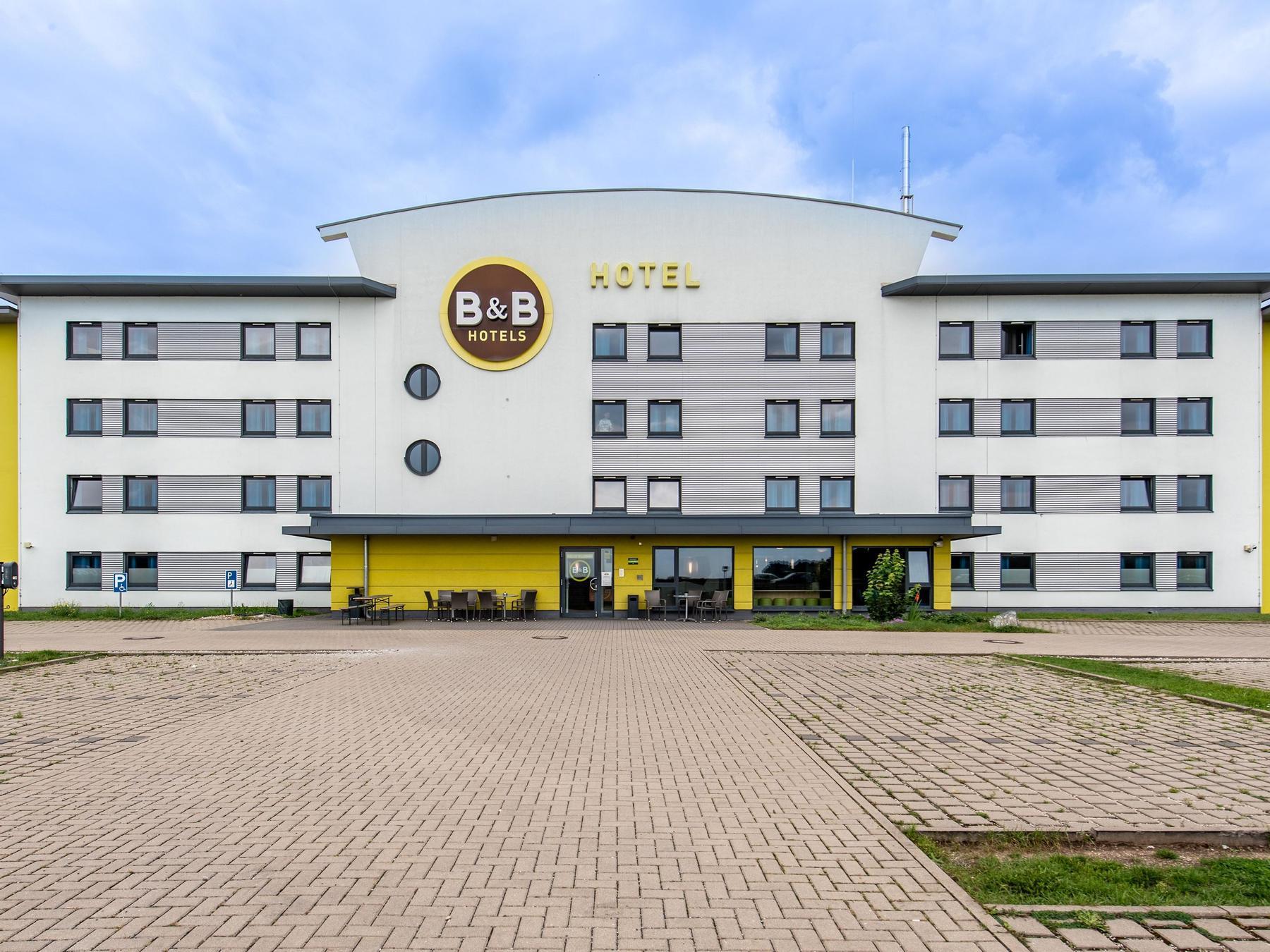B&B HOTEL Erlangen - Bild 1