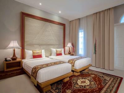 Hotel Ramada Suites By Wyndham Solo - Bild 2