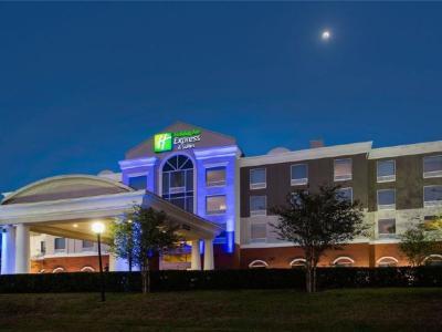 Hotel Holiday Inn Express & Suites Tampa - I-75 @ Bruce B. Downs - Bild 2