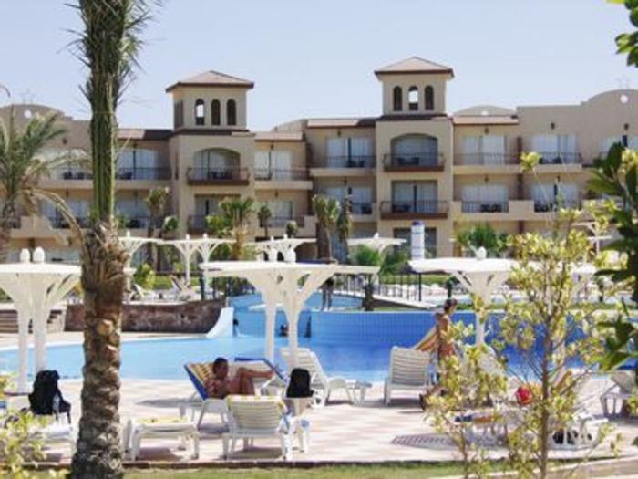 Hotel Pensée Royal Garden Beach Resort - Bild 1