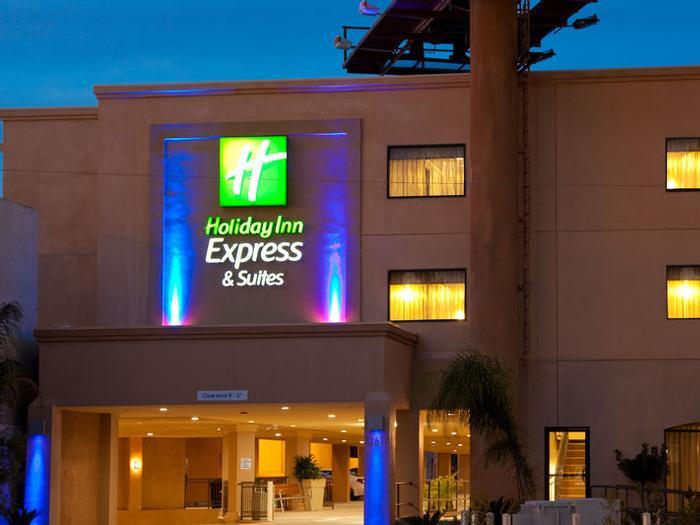 Holiday Inn Express Hotel & Suites of Woodland Hills - Bild 1