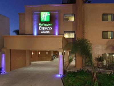 Holiday Inn Express Hotel & Suites of Woodland Hills - Bild 2