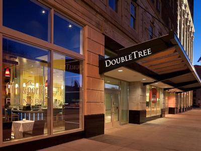 DoubleTree Suites by Hilton Hotel Detroit Downtown - Fort Shelby - Bild 2