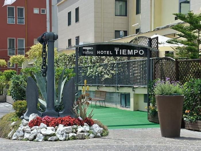 Hotel Tiempo - Bild 1