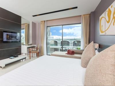 Hotel The Charm Resort Phuket - Bild 5