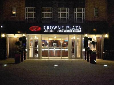 Hotel Crowne Plaza Liverpool John Lennon Airport - Bild 2