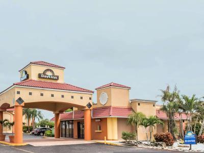 Hotel Days Inn by Wyndham Fort Myers - Bild 2