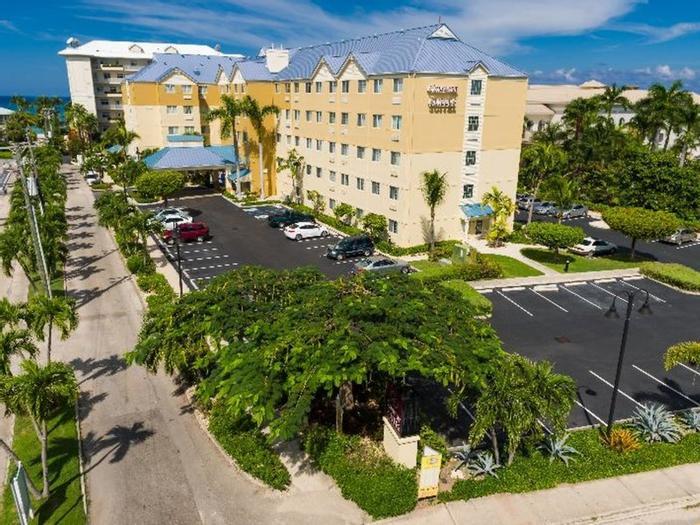 Hotel Hampton by Hilton Grand Cayman Seven Mile Beach - Bild 1