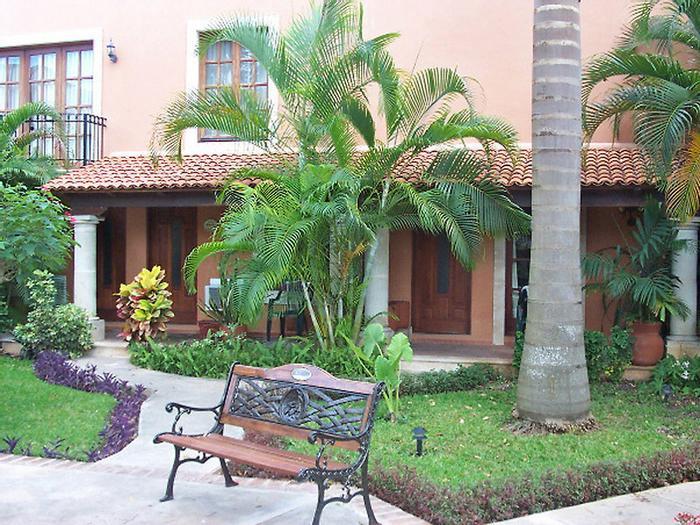 Hacienda San Miguel Hotel & Suites - Bild 1