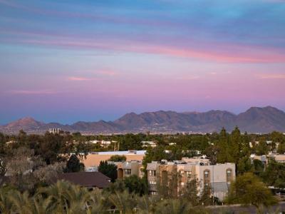 Hotel Embassy Suites by Hilton Phoenix Scottsdale - Bild 4