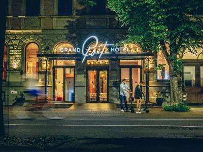 Grand Poet Hotel By Semarah - Bild 2