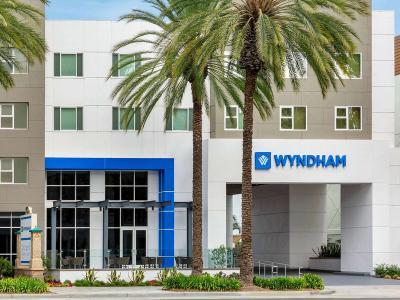 Hotel Wyndham Anaheim - Bild 2