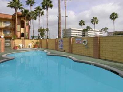 Hotel Super 8 by Wyndham Anaheim/Disneyland Drive - Bild 5