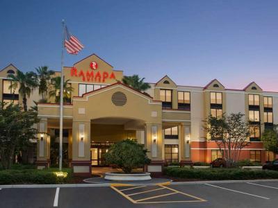 Hotel Ramada Suites Orlando Aiport - Bild 2