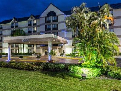 Holiday Inn Express Hotel & Suites N - Exec Airport