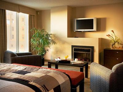Embassy Suites Montreal by Hilton