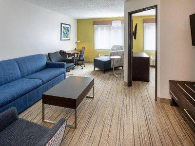 Holiday Inn Express & Suites Minneapolis-Dwtn (Conv Ctr)