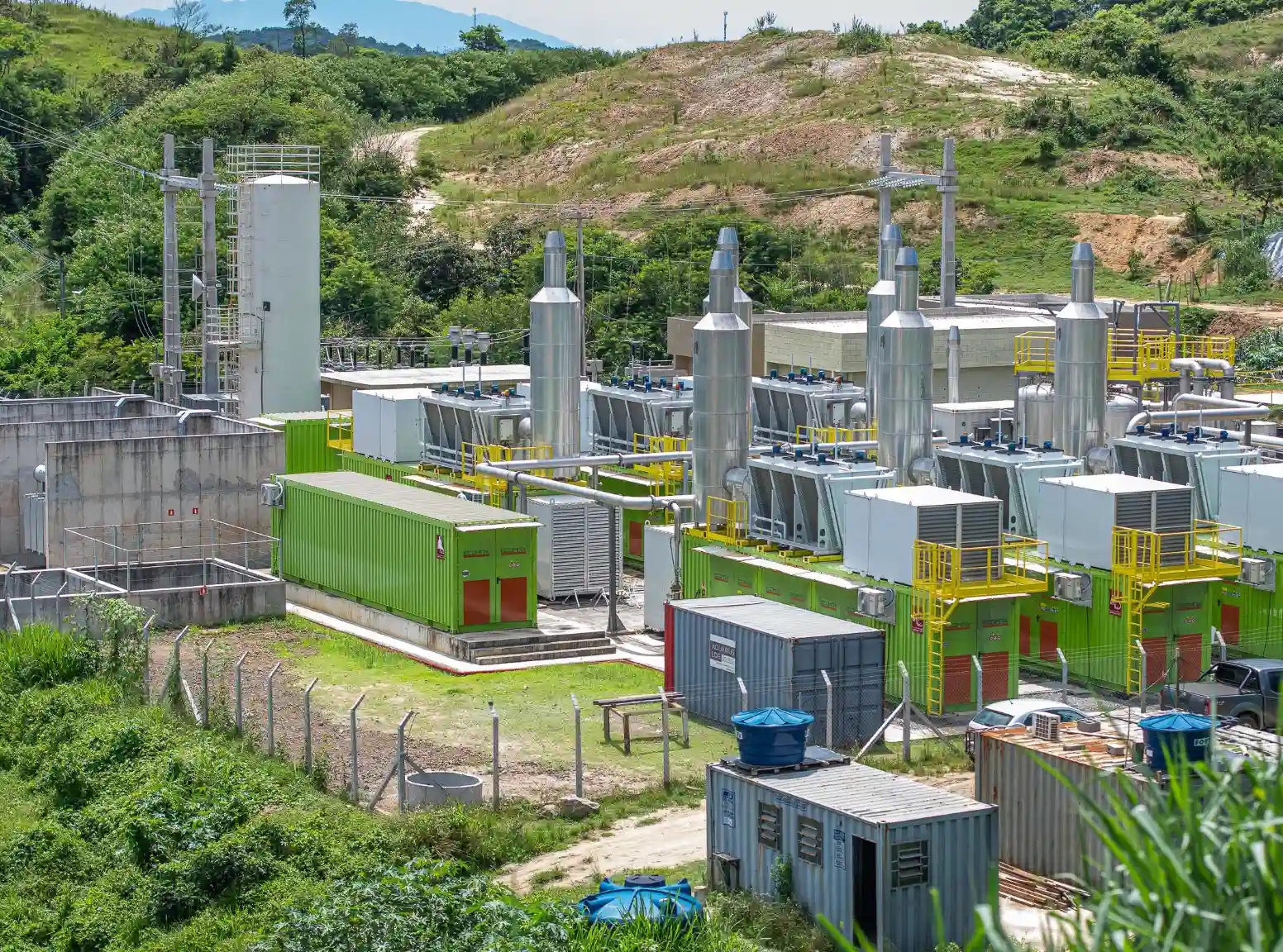 Industrieanlage in Brasilien, wo Methan aus einer Deponie verwertet wird.