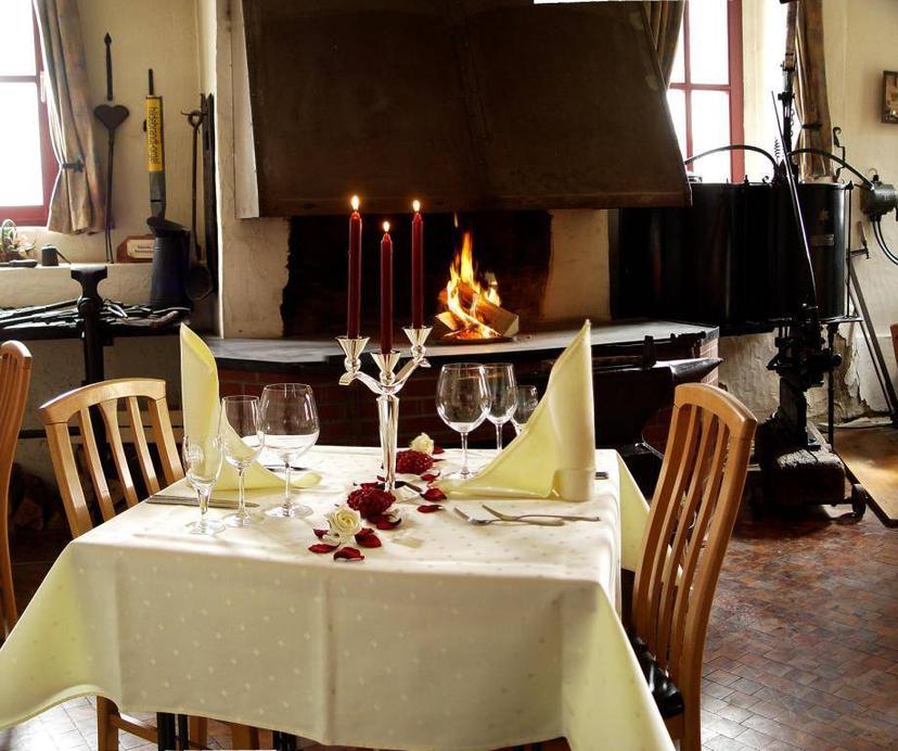 Hotel Zur Alten Schmiede buchen • Naumburg • ab in den urlaub